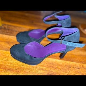 Size 8.5M Gianni Bini black velvet Mary Jane heels